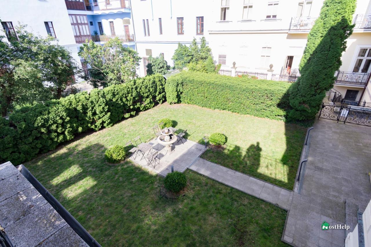 Unique Location With Hot-Tub, Terrace And Garden Villa Prague Ngoại thất bức ảnh
