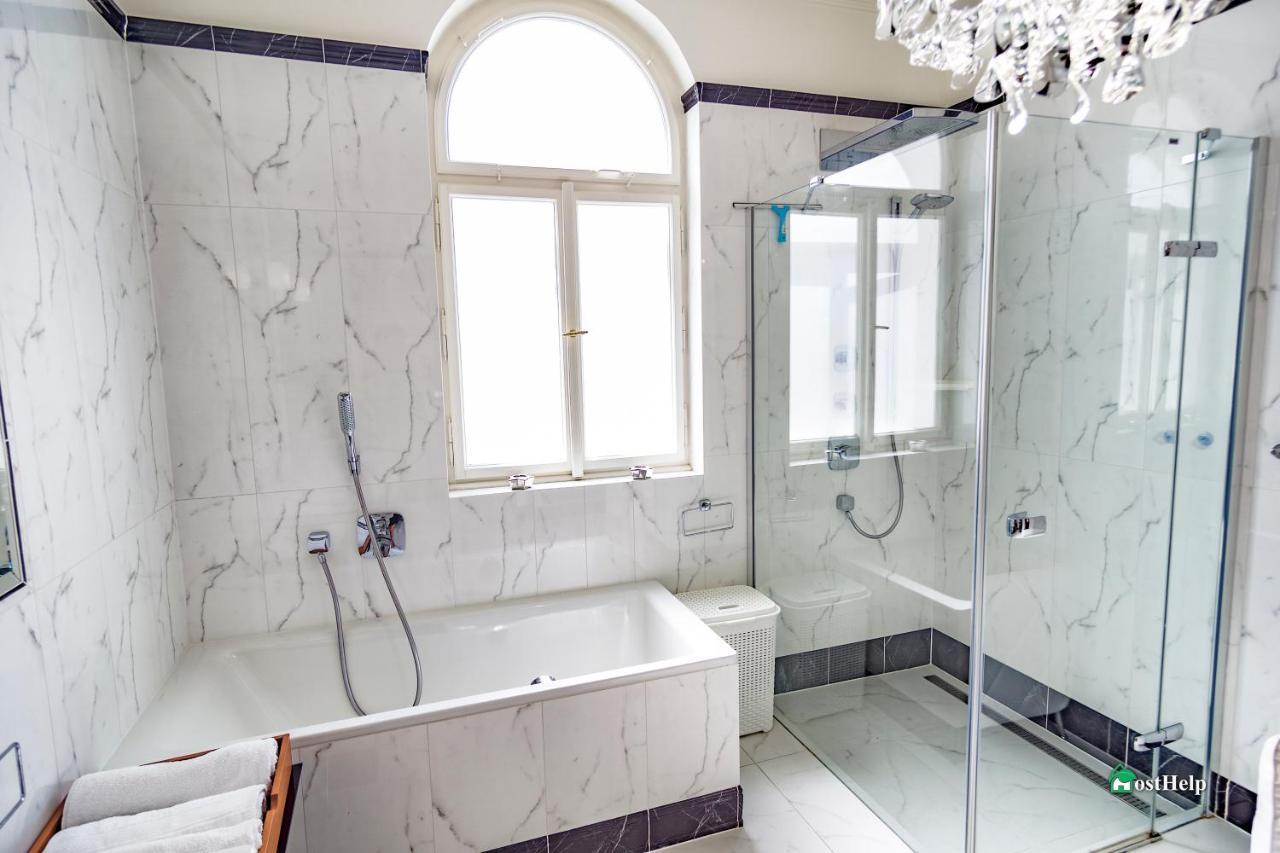 Unique Location With Hot-Tub, Terrace And Garden Villa Prague Ngoại thất bức ảnh