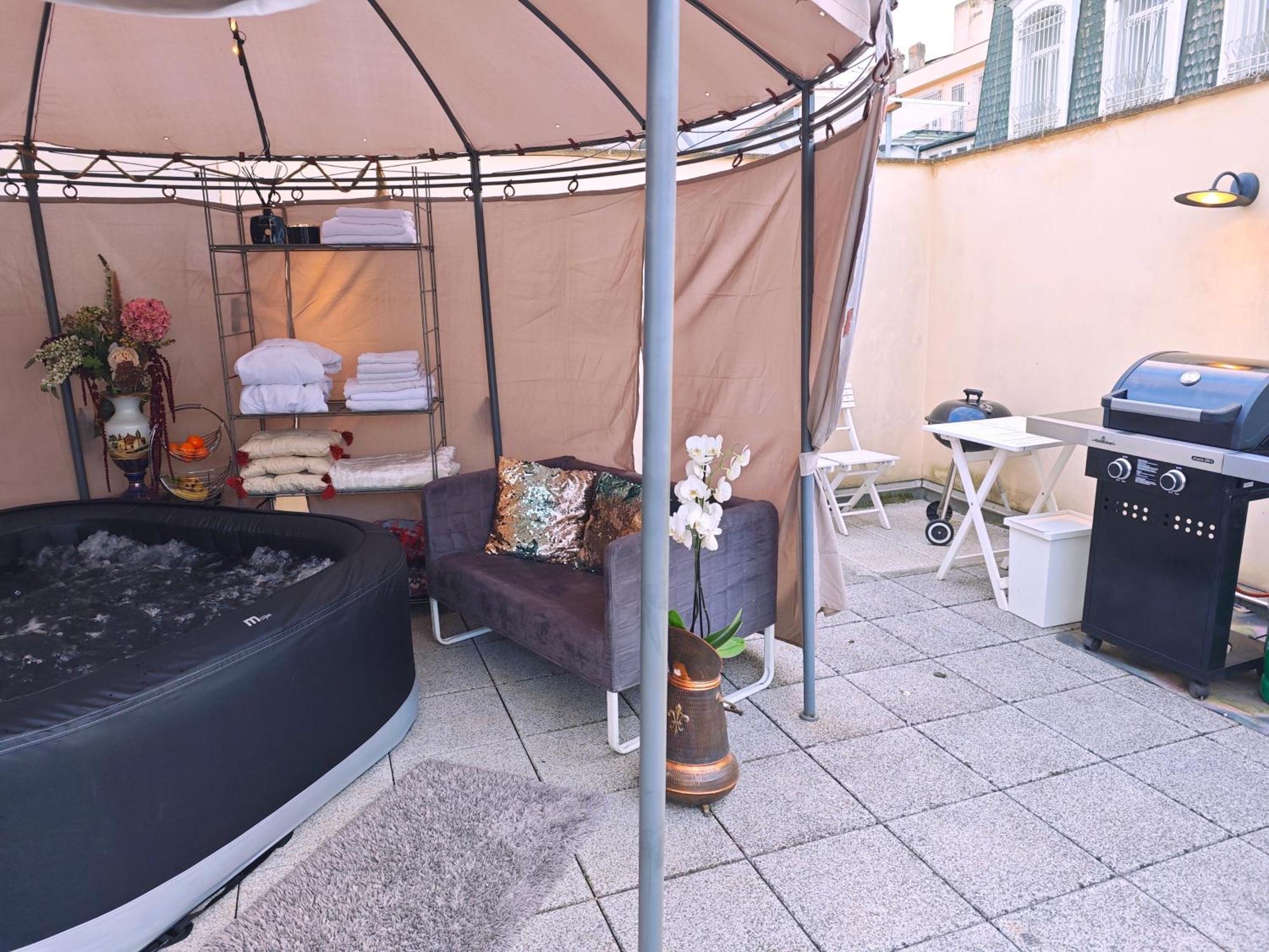 Unique Location With Hot-Tub, Terrace And Garden Villa Prague Ngoại thất bức ảnh